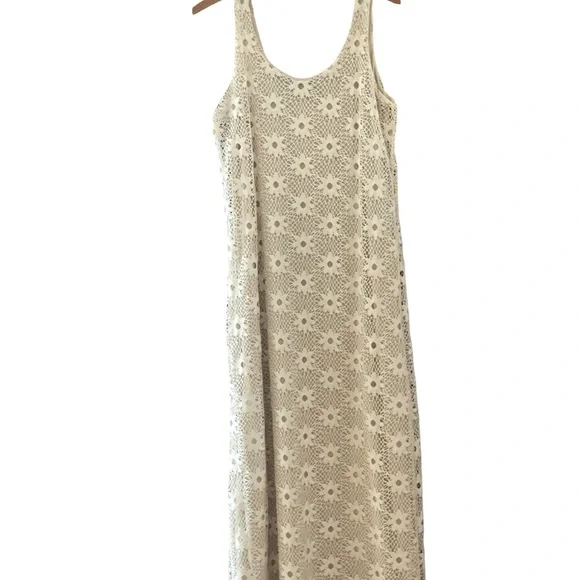 THE LOVELY DAISY~ Sheer overlay. Perfect for Summer. SZ M/L - Picture 3 of 6
